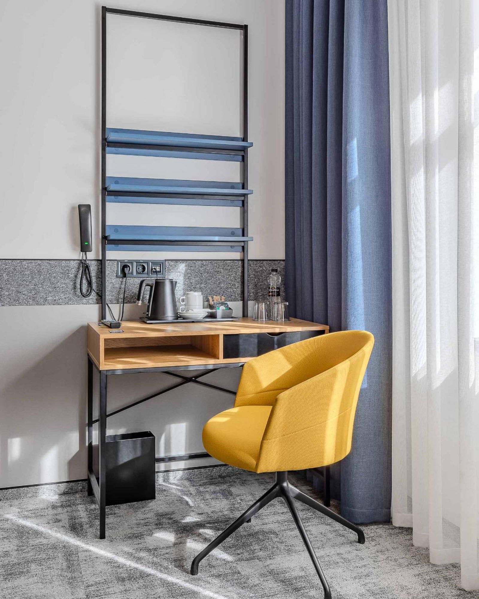 Iq Hotel Kiev Bagian luar foto